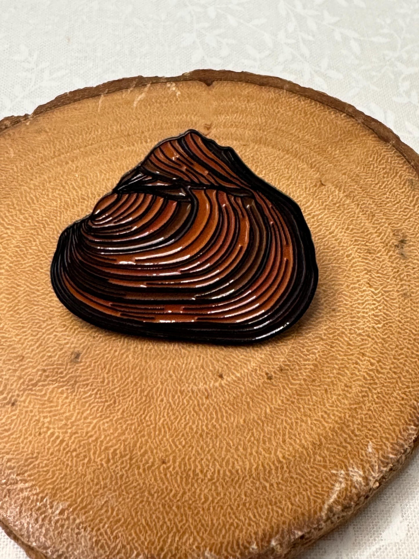 Pink heelsplitter freshwater mussel | Enamel Pin